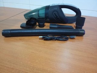 Aspirador de mano con accesorios