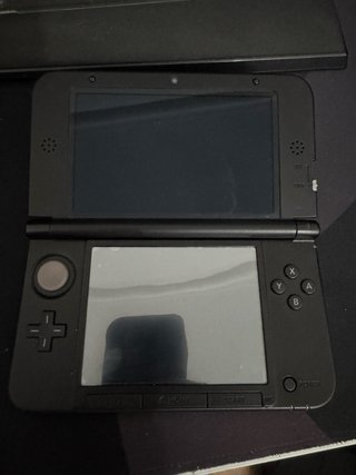 Nintendo 3DS XL roja impecable con 5 juegos etc
