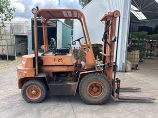 Carretilla elevadora LAURAK F-25