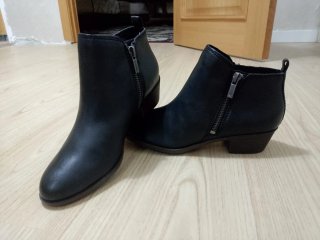 Botines negros nuevos