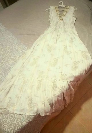 Vestido Boho Chic Hindú Blanco y Dorado