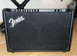Fender Mustang GT40 + Cable Original Fender