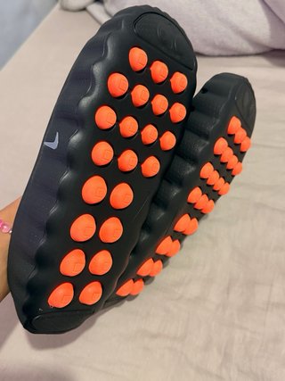 Chanclas Nike Mind Negras y Naranjas