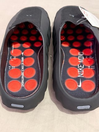 Chanclas Nike Mind Negras y Naranjas