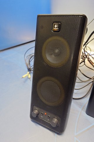 Altavoz Altec Lansing , Altec Lansing VS4121, sistema de altavoces 2.1