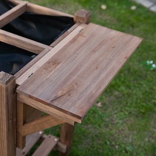 Cama de jardín elevada de madera con estante plega