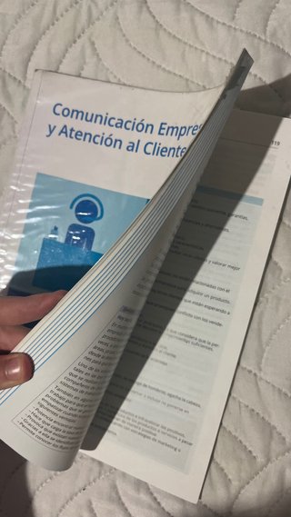 Comunicación Empresarial y Atención al Cliente....