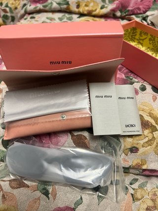 Gafas de Sol Miu Miu SMU09WS Negras