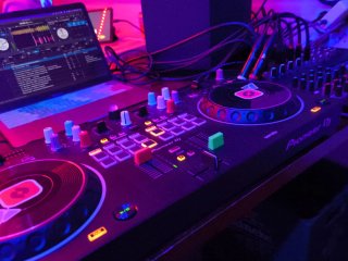 Controlador DJ Pioneer DDJ-REV1