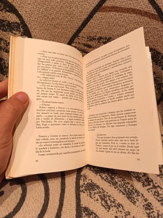 Duermen bajo las aguas - Carmen Kurtz
