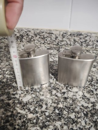 Dos petacas de acero inoxidable