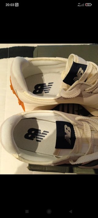 Zapatillas New Balance 327 Beige/Blanco