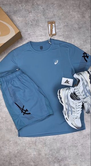 Conjunto deportivo Asics azul hombre  SIN ZAPATOS