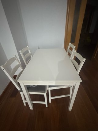 Mueble TV , mesa centro , mesa + 4 sillas