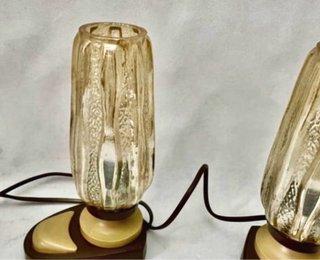 Pareja de lámparas de mesa de noche vintage