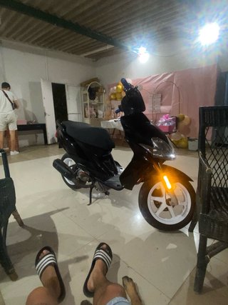 Yamaha Jog RR Negra