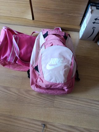 Lote Bolsa de viaje Adidas rosa y mochila Nike