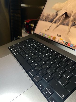 MacBook Pro 2021 M1 PRO + Paq Adobe