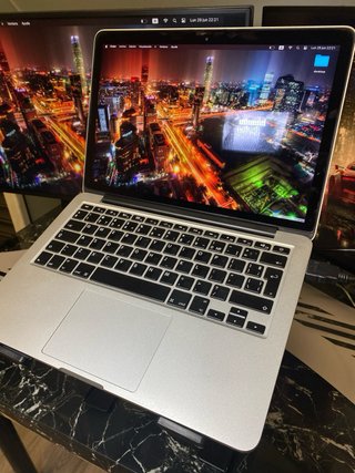 MacBook Pro 2015 + Paquete Adobe