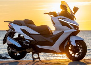 SYM Cruisym 400 Maxi Scooter Nueva