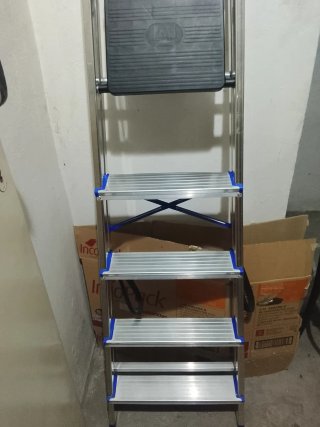 Escalera de aluminio 5 peldaños