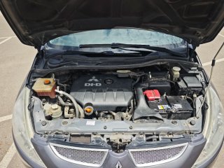 Mitsubishi Grandis 2010