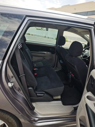 Mitsubishi Grandis 2010