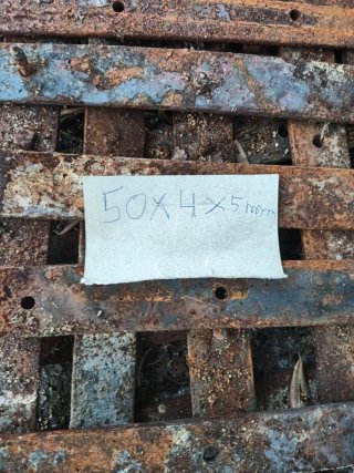 Lote 25 pasamanos hierro con agujeros