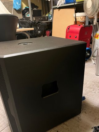 Subwoofer Alto TS18S con Ruedas