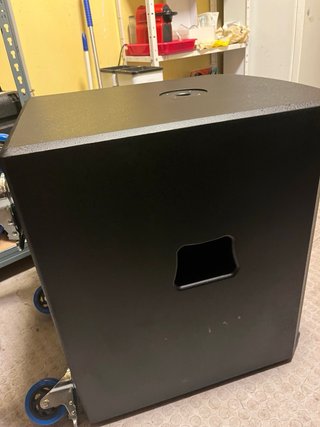 Subwoofer Alto TS18S con Ruedas