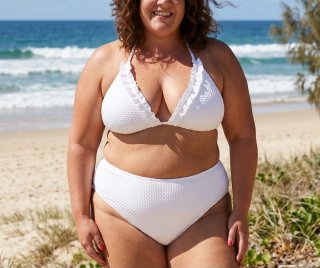 Conjunto bikini y falda pareo blanco