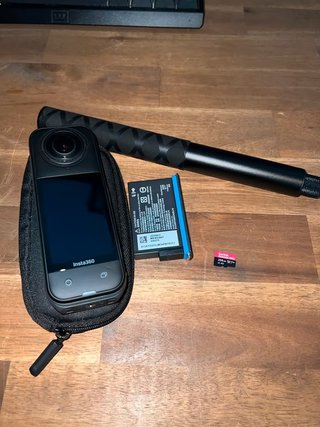 Cámara Insta360 X5 con Accesorios