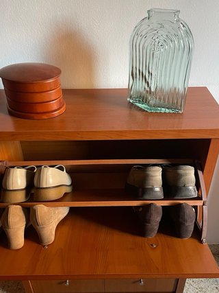 Mueble de madera de cerezo