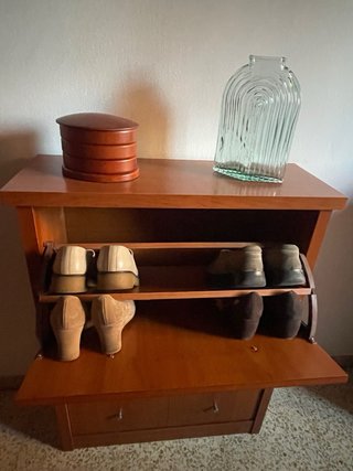 Mueble de madera de cerezo