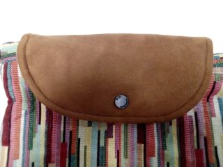 Mochila étnica con solapa de ante