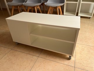 Mesa centro blanca con ruedas