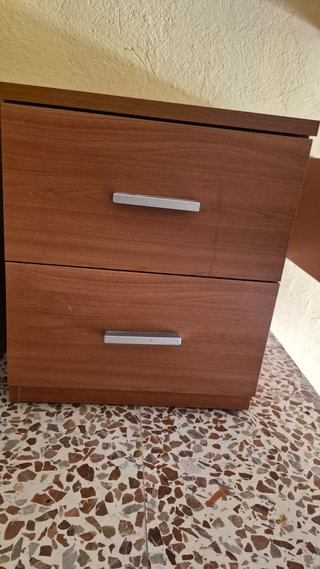 Cajoneras de madera marrones