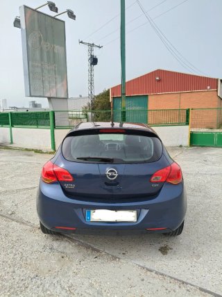 Opel Astra 2011