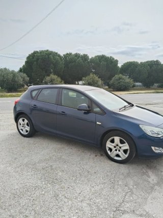 Opel Astra 2011