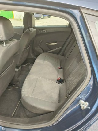 Opel Astra 2011