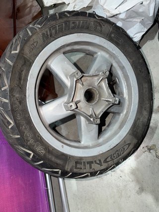 Rueda Michelin City Grip 130/70-12
