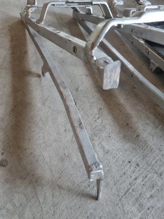 SUBCHASIS GSXR 85 ~ 95.