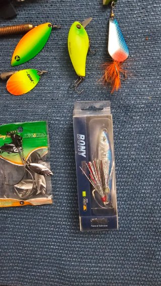 Lotes de señuelos de pesca variados