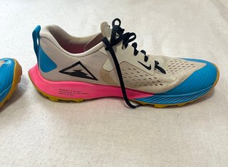 Zapatillas Nike Terra Kiger Trail Running Beige/Az