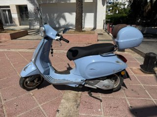 Vespa Primavera Azul