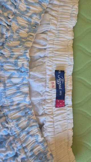 Falda corta floral blanca y azul