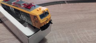 Locomotora Renfe 250 H0 Roco