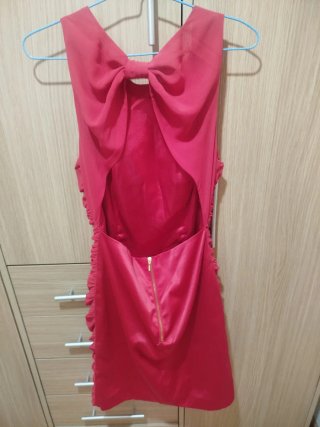 vestido rojo corto fruncido