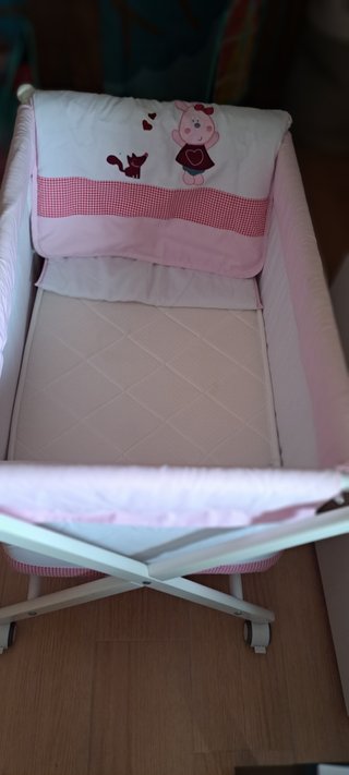 Minicuna bebé con colchón y vestiduras