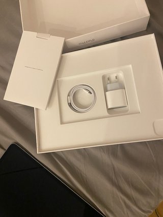 iPad Pro 12,9" (6ª Gen - Chip M2) 128GB + cargador